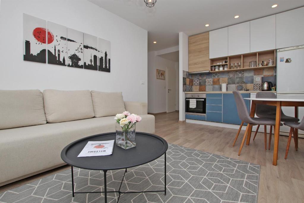 Morich Apartment In The Heart Of Old Town With Garden SJJ Exterior photo